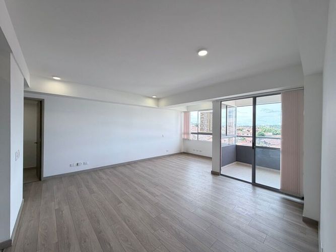 Apartamento de 3 alcobas en venta en El Porvenir, Rionegro, 92 m² · foto 2 de 16