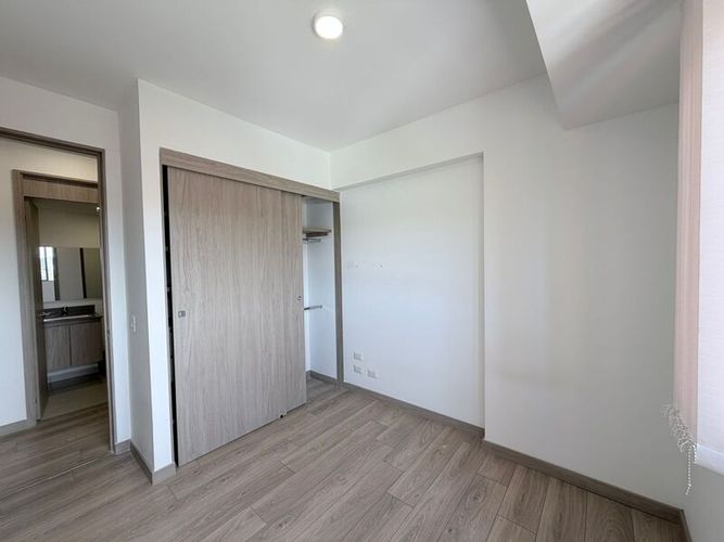 Apartamento de 3 alcobas en venta en El Porvenir, Rionegro, 92 m² · foto 5 de 16