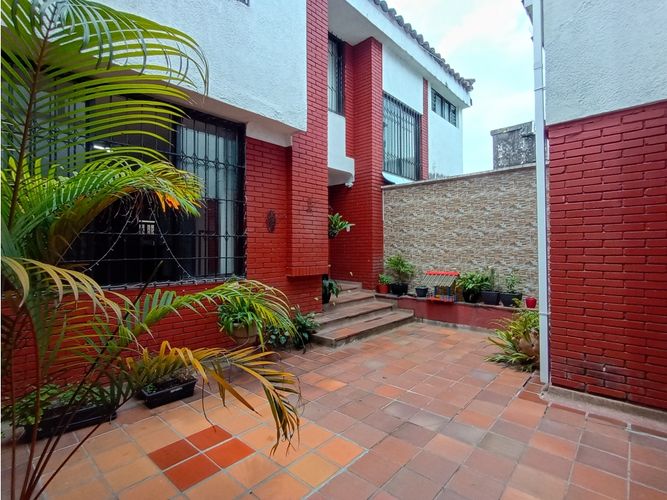 Casa de 5 alcobas en venta en Los Profesionales, Armenia, 158 m² · foto 3 de 24