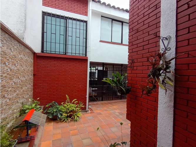 Casa de 5 alcobas en venta en Los Profesionales, Armenia, 158 m² · foto 4 de 24