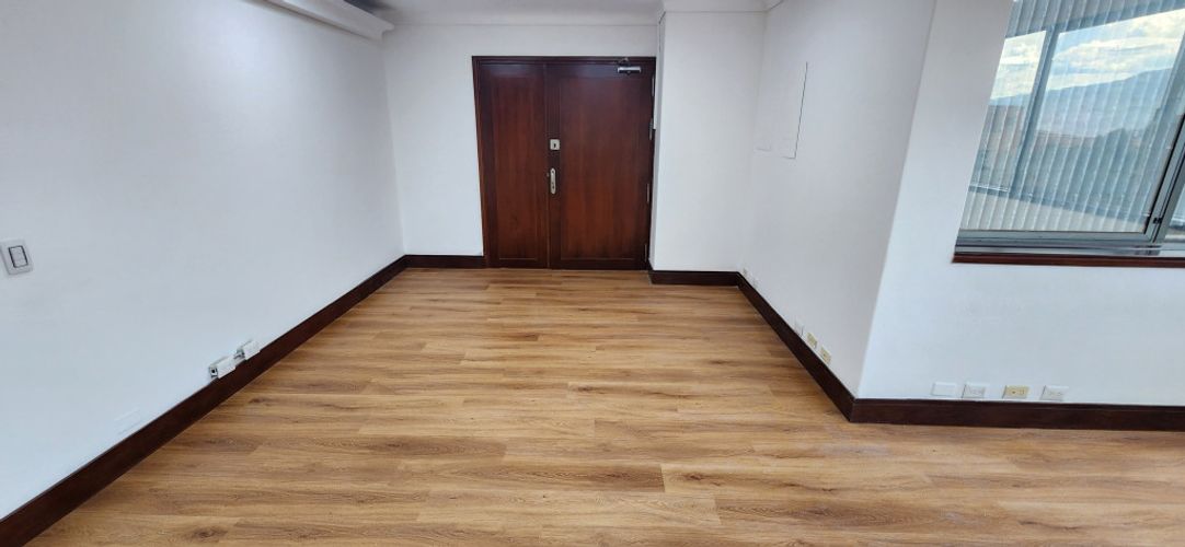 Oficina en arriendo en Patio Bonito, Medellín, 175 m² · foto 3 de 6