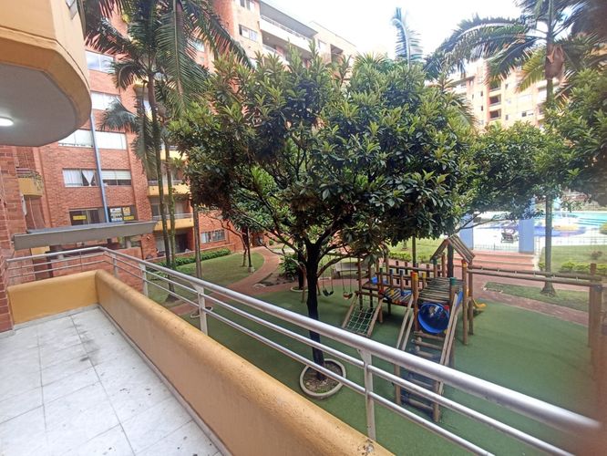 Apartamento de 4 alcobas en venta en Lorena, Medellín, 148 m² · foto 23 de 24