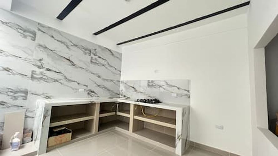 Casa de 9 alcobas en venta en Republica De Israel, Cali, 340 m² · foto 2 de 5