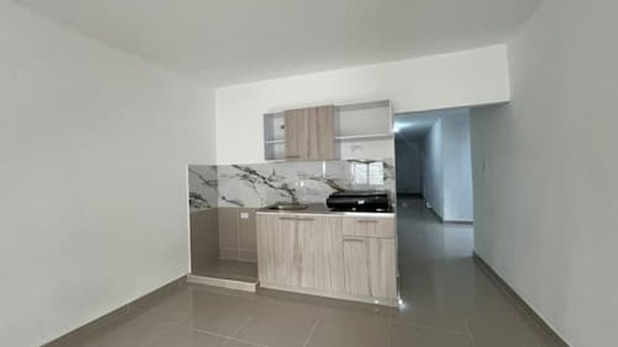 Casa de 9 alcobas en venta en Republica De Israel, Cali, 340 m² · foto 4 de 5