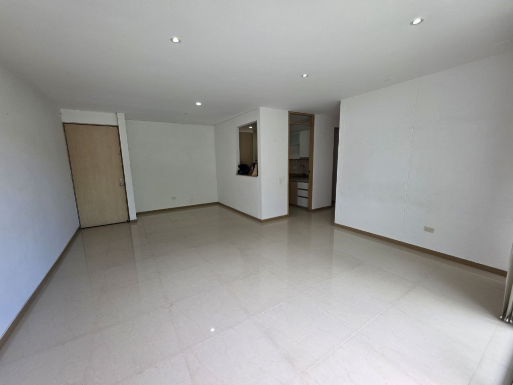 Apartamento en venta en Ciudad Capri, Cali · foto 4 de 17