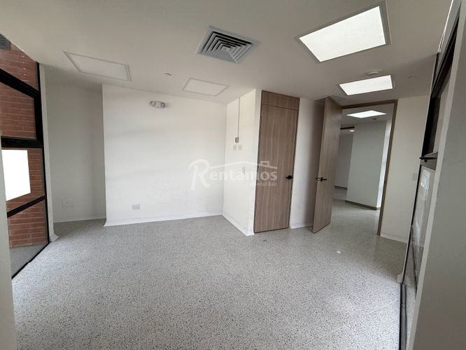 Consultorio en arriendo en San Diego, Medellín, 32 m² · foto 2 de 22