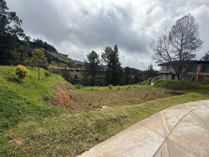 Lote en venta en Loma Del Escobero, Envigado, 1500 m² · foto 5 de 7