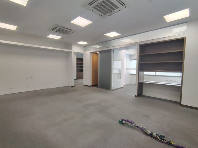 Oficina en arriendo en Manila, Medellín, 132 m² · foto 12 de 13