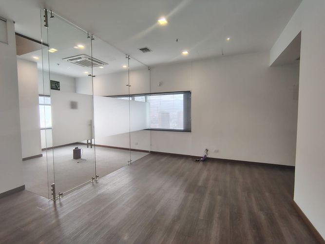 Oficina en arriendo en Manila, Medellín, 132 m² · foto 2 de 13