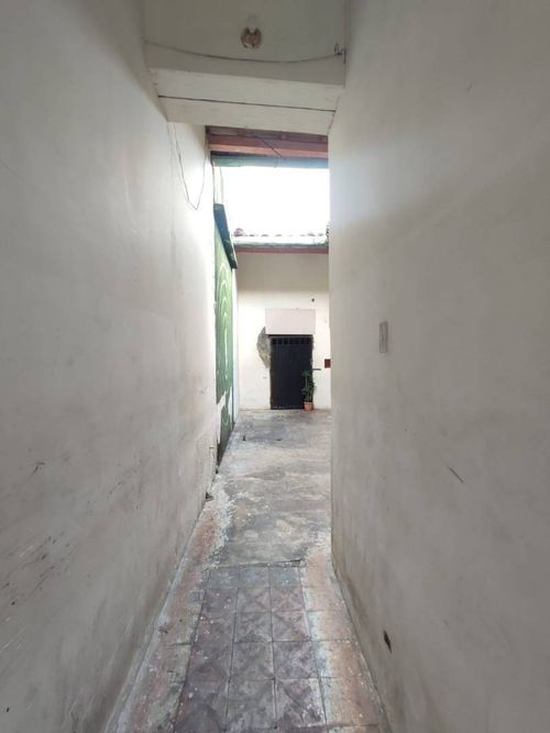 Casa de 6 alcobas en venta en La Concordia, Bucaramanga, 240 m² · foto 3 de 22