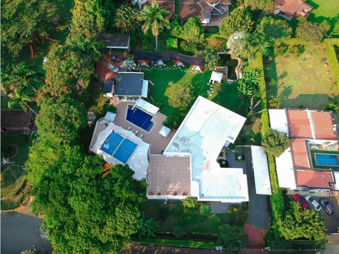 Casa de 5 alcobas en venta en Pance Alto, Jamundí, 588 m² · foto 2 de 24