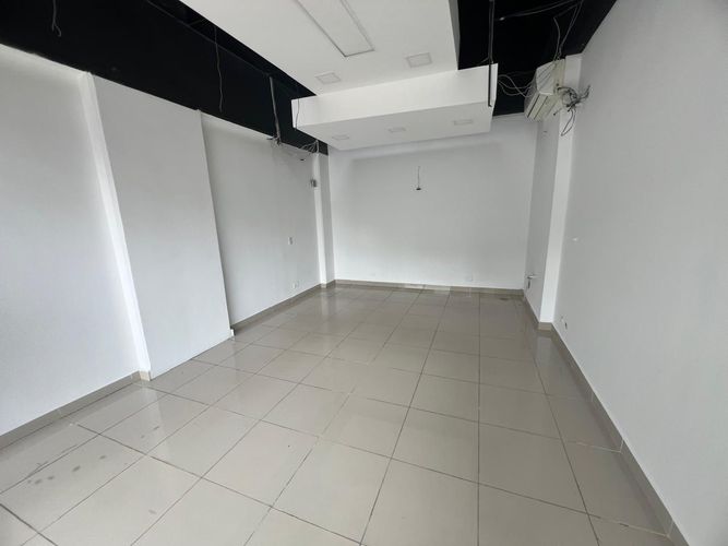 Local en arriendo en El Poblado, Medellín, 30 m² · foto 6 de 8