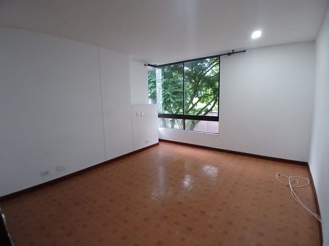Apartamento de 4 alcobas en venta en Pinares, Pereira, 105 m² · foto 2 de 16