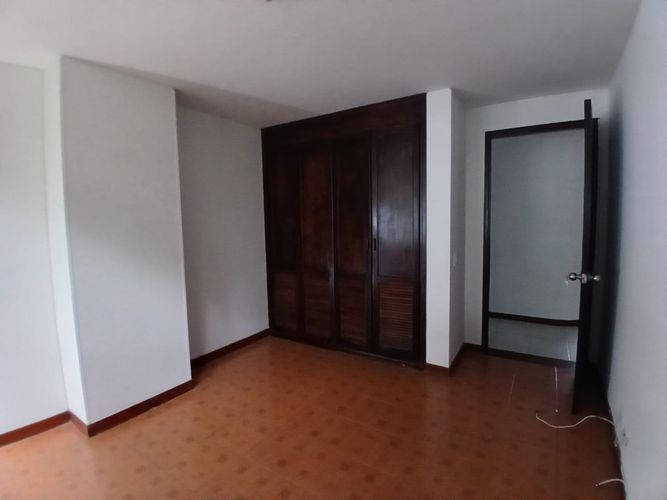 Apartamento de 4 alcobas en venta en Pinares, Pereira, 105 m² · foto 3 de 16