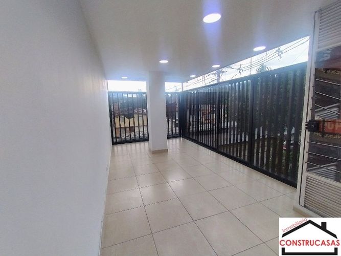 Oficina en arriendo en Belén Rosales, Medellín, 45 m² · foto 2 de 11