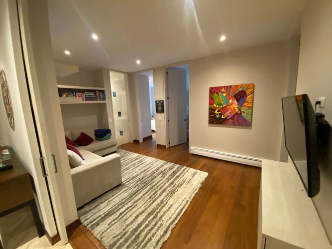 Apartamento de 3 alcobas en arriendo en Los Rosales, Bogotá, 248 m² · foto 7 de 14