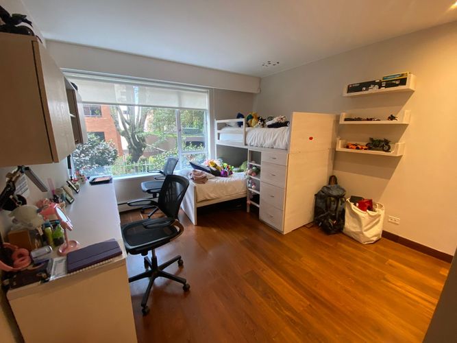 Apartamento de 3 alcobas en arriendo en Los Rosales, Bogotá, 248 m² · foto 11 de 14