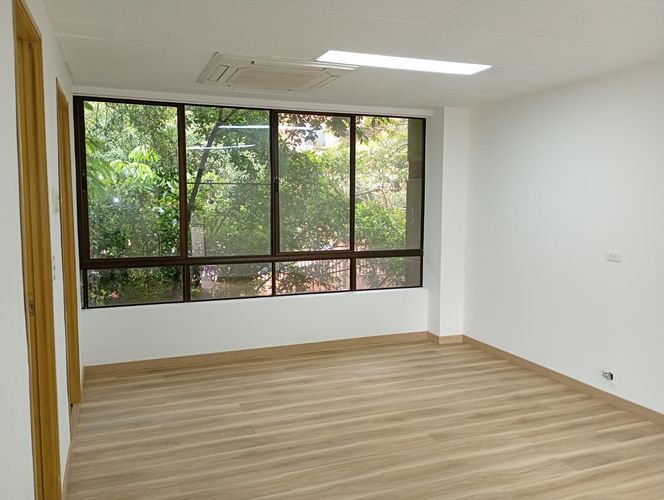Oficina en arriendo en El Poblado, Medellín, 34 m² · foto 2 de 9