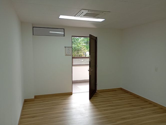 Oficina en arriendo en El Poblado, Medellín, 34 m² · foto 7 de 9