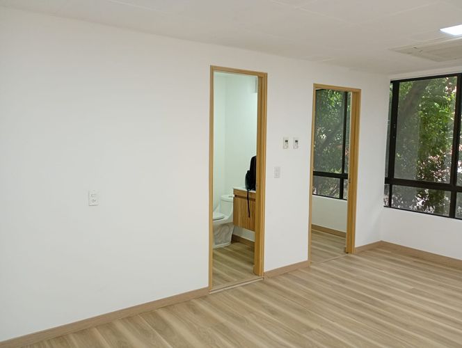 Oficina en arriendo en El Poblado, Medellín, 34 m² · foto 6 de 9
