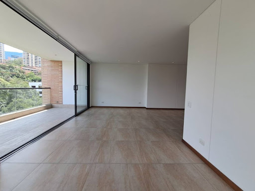 Apartamento en arriendo en San Lucas, Medellín · foto 2 de 24