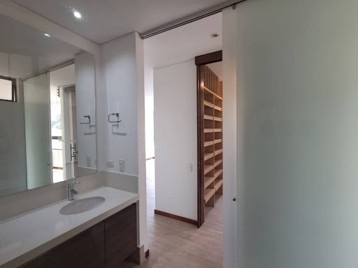 Apartamento en arriendo en San Lucas, Medellín · foto 16 de 24
