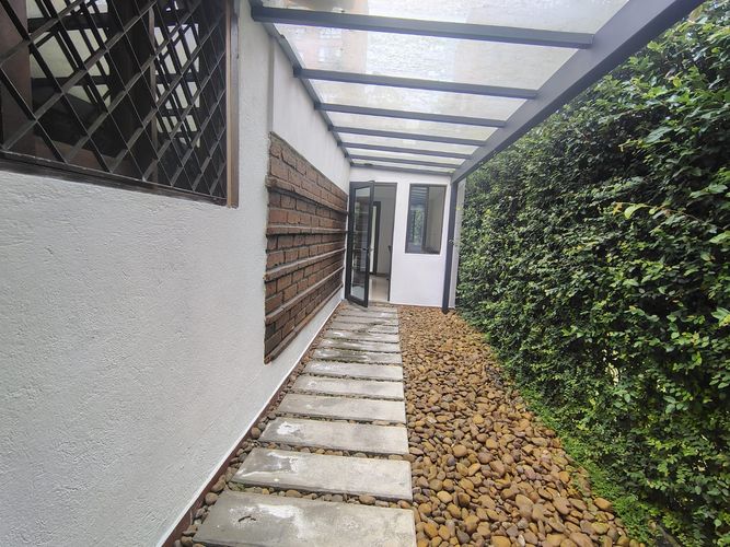Oficina en venta en El Poblado, Medellín, 300 m² · foto 14 de 15