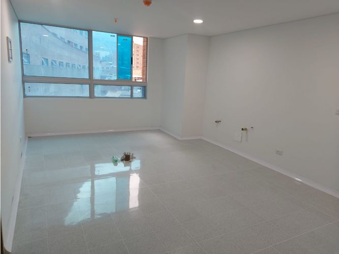 Consultorio en venta en Laureles, Medellín, 29 m² · foto 2 de 18