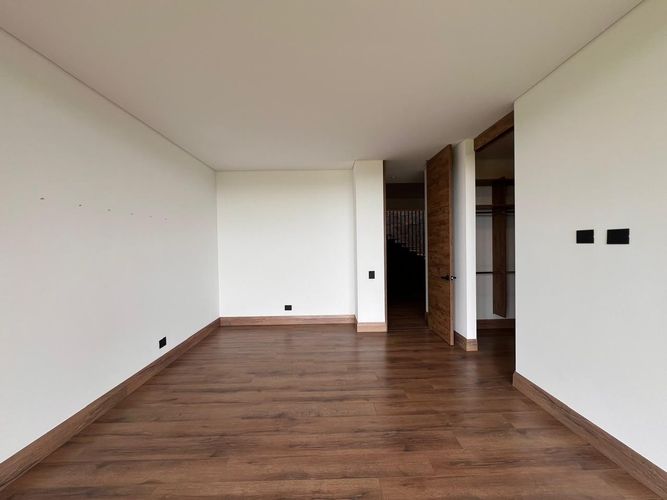 Casa de 3 alcobas en venta en Loma Del Chocho, Envigado · foto 10 de 19