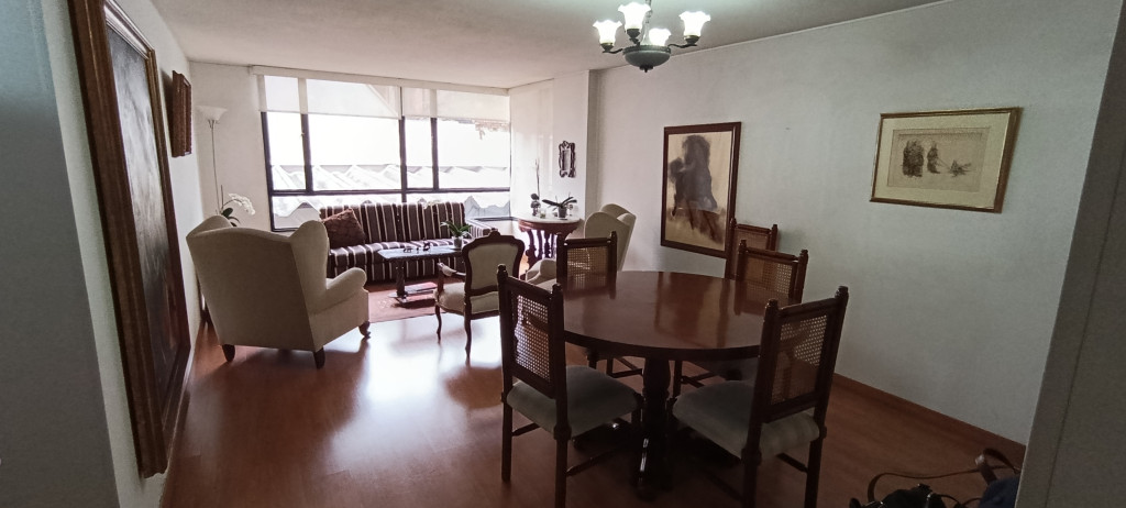 Apartamento en venta en Quinta Camacho, Bogotá · foto 2 de 15