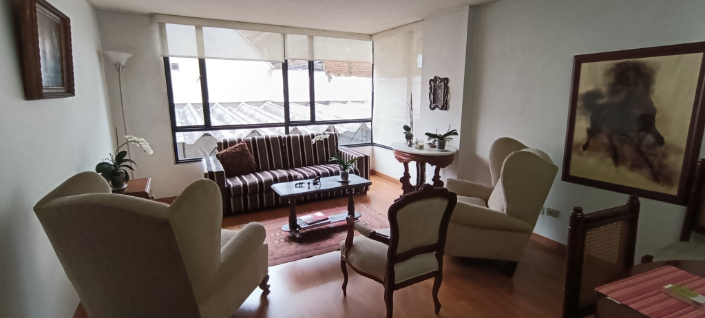 Apartamento en venta en Quinta Camacho, Bogotá · foto 3 de 15