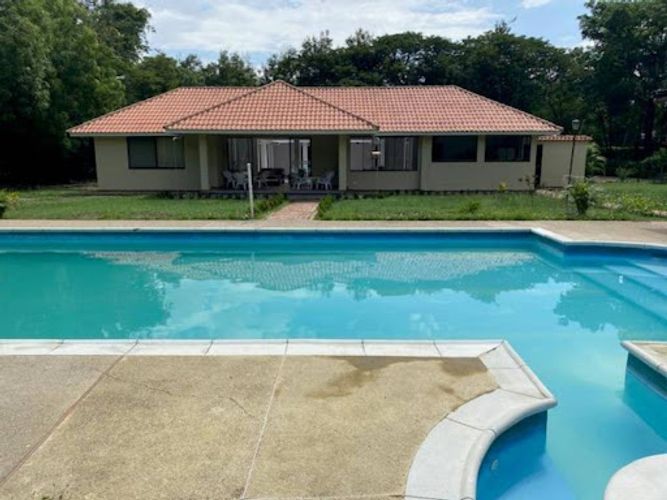 Casa de 6 alcobas en venta en Girardot, Girardot, 379 m² · foto 4 de 24