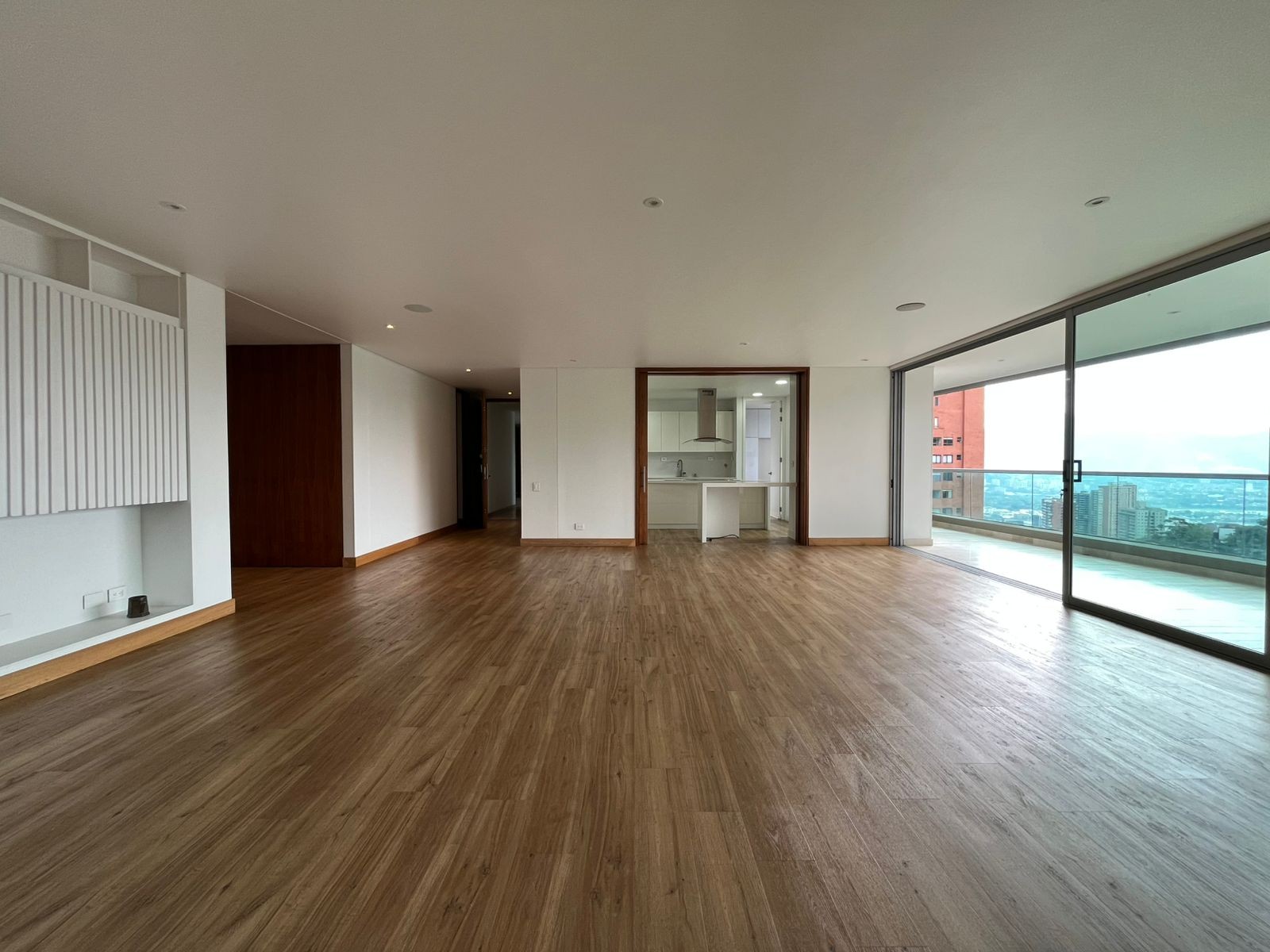 Apartamento en arriendo en El Poblado, Medellín · foto 2 de 18