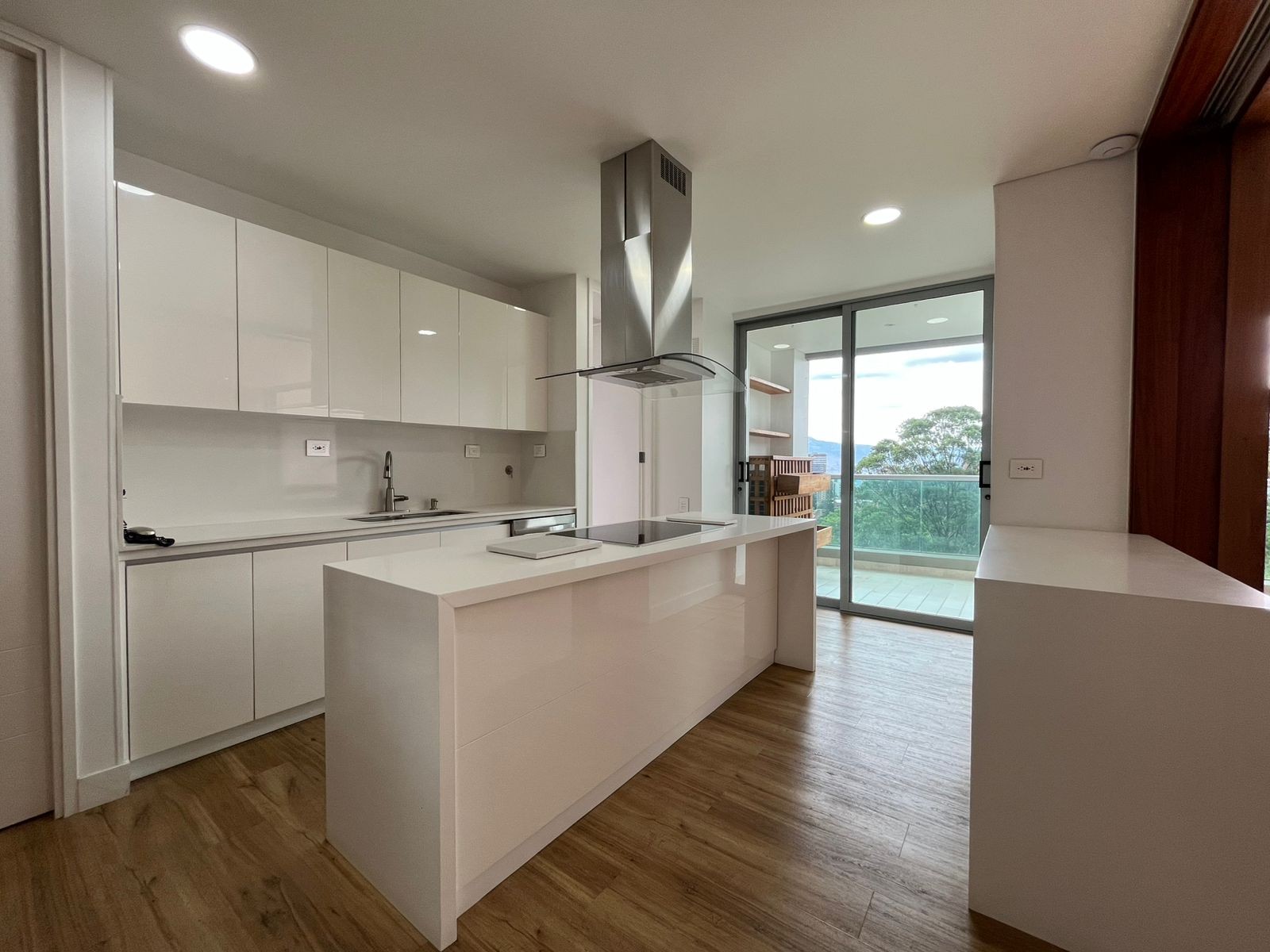 Apartamento en arriendo en El Poblado, Medellín · foto 7 de 18