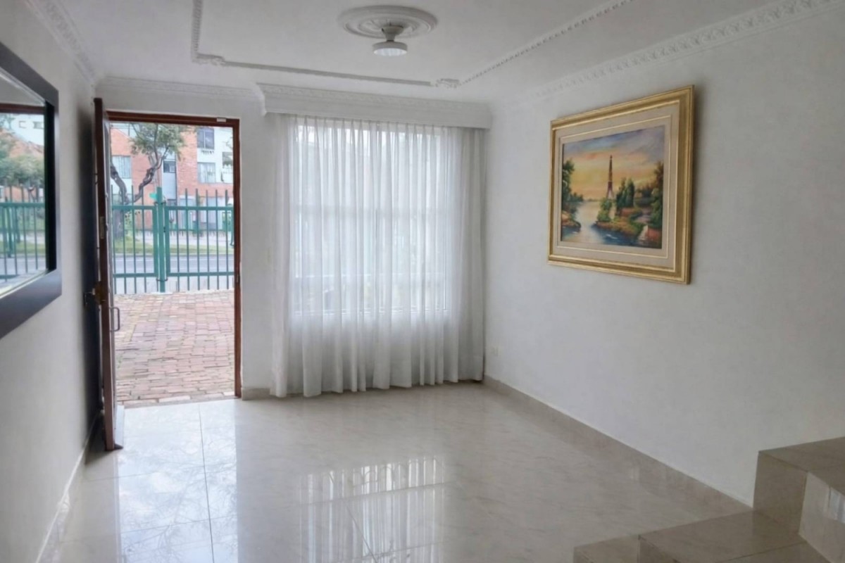 Casa en venta en Ub. Ciudadela Colsubsidio, Bogotá · foto 3 de 18