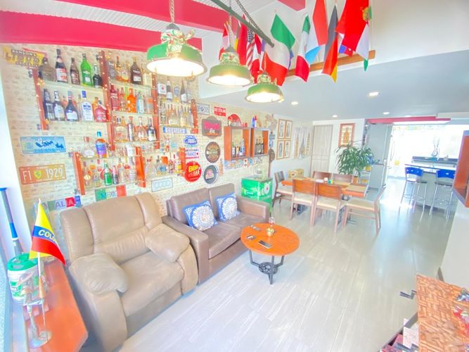 Casa de 4 alcobas en venta en La Floresta, Bogotá, 221 m² · foto 3 de 24