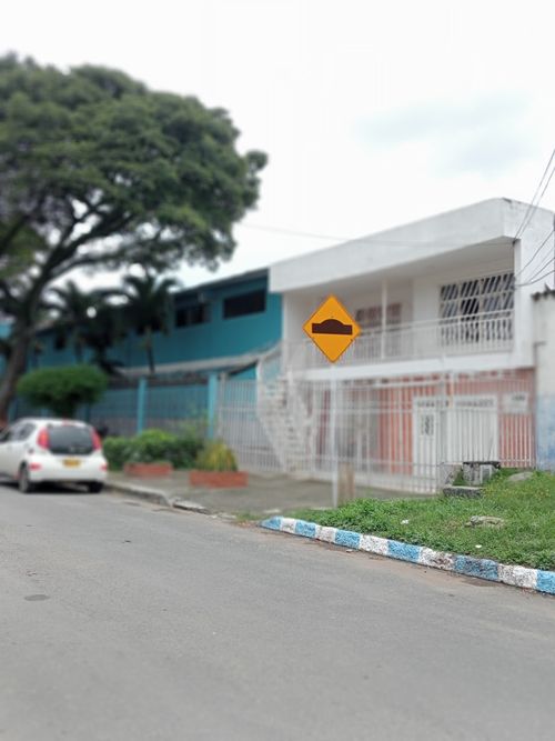 Casa de 7 alcobas en venta en El Trebol, Cali, 215 m² · foto 2 de 24