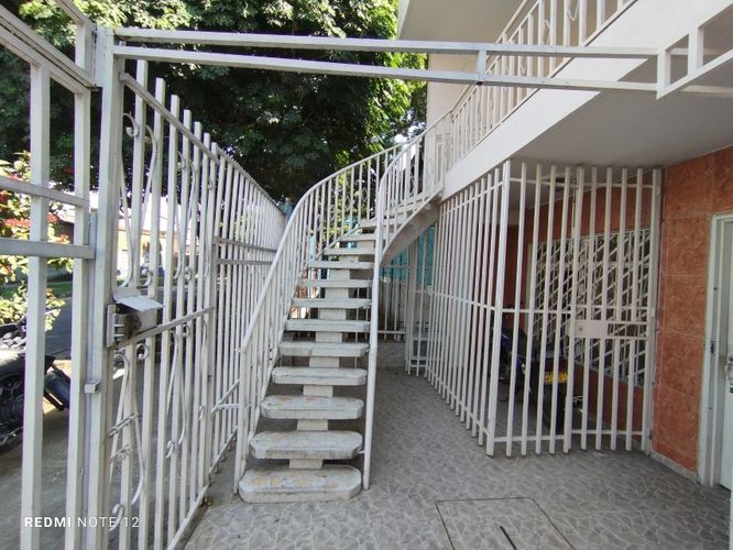 Casa de 7 alcobas en venta en El Trebol, Cali, 215 m² · foto 3 de 24