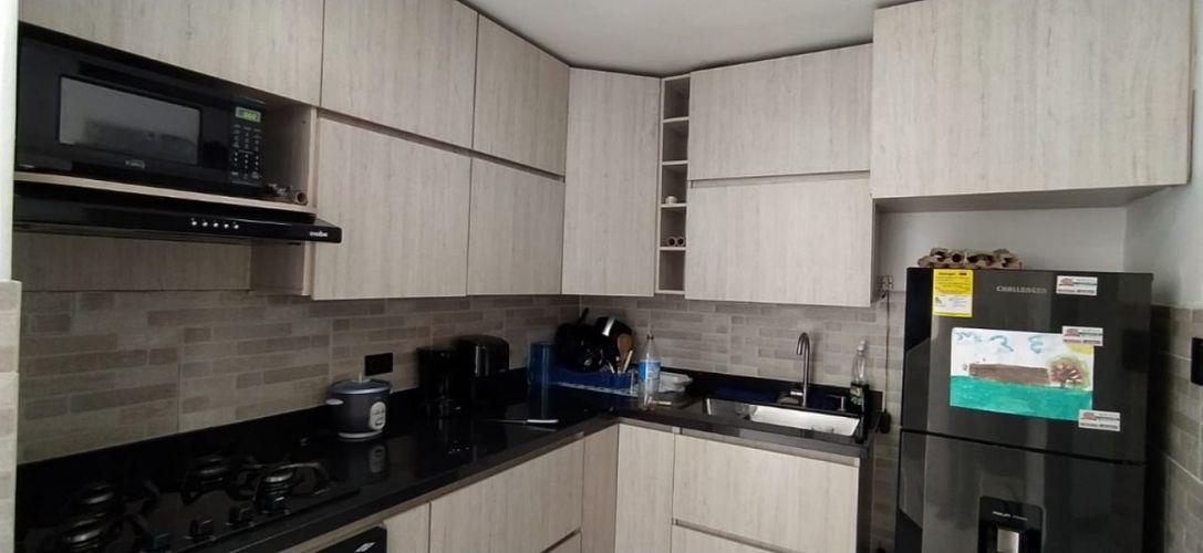 Casa de 7 alcobas en venta en Boston, Medellín, 149 m² · foto 7 de 17