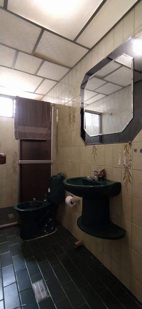 Casa de 7 alcobas en venta en Boston, Medellín, 149 m² · foto 9 de 17