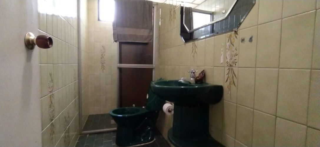 Casa de 7 alcobas en venta en Boston, Medellín, 149 m² · foto 10 de 17