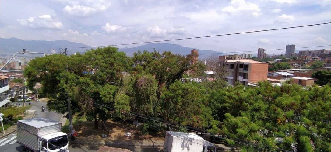 Casa de 7 alcobas en venta en Boston, Medellín, 149 m² · foto 11 de 17