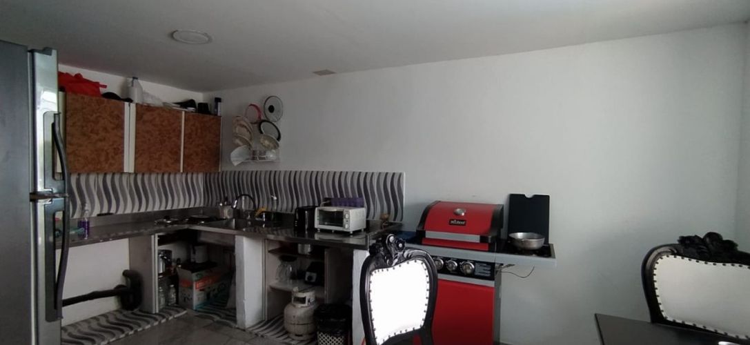 Casa de 7 alcobas en venta en Boston, Medellín, 149 m² · foto 12 de 17