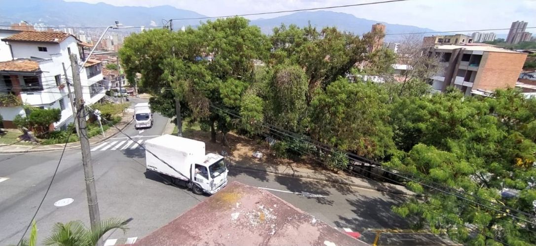 Casa de 7 alcobas en venta en Boston, Medellín, 149 m² · foto 15 de 17