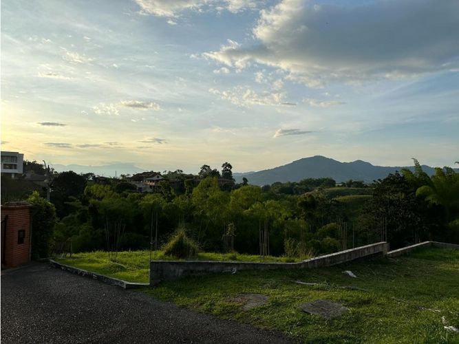 Lote en venta en Tribunas Corcega, Pereira, 1585 m² · foto 3 de 13