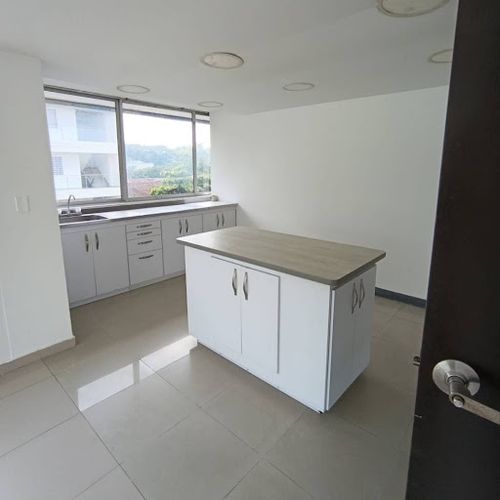 Local en arriendo en Ciudad Capri, Cali, 571 m² · foto 5 de 17