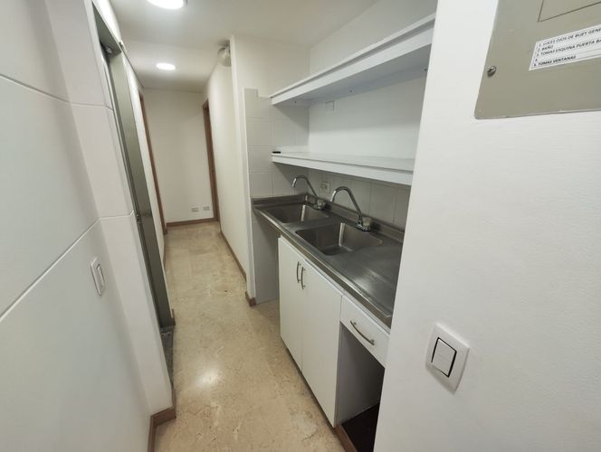 Local en arriendo en Laureles, Medellín, 36 m² · foto 4 de 10