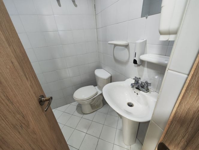 Local en arriendo en Laureles, Medellín, 36 m² · foto 9 de 10