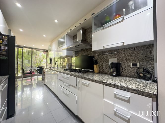 Apartamento de 3 alcobas en venta en Chico, Bogotá, 205 m² · foto 10 de 24