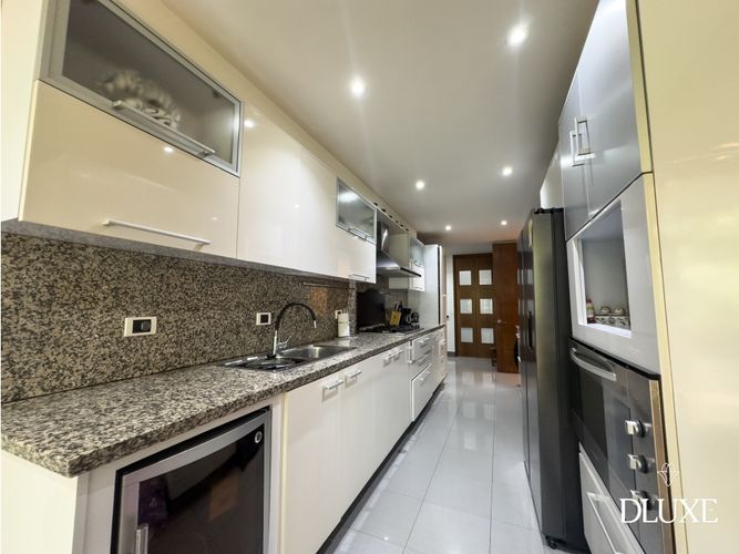 Apartamento de 3 alcobas en venta en Chico, Bogotá, 205 m² · foto 11 de 24